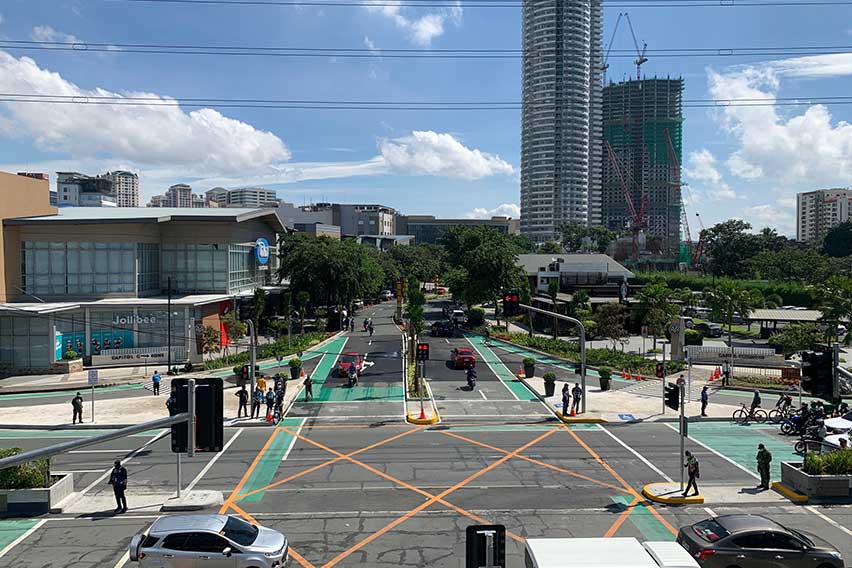 Kapitolyo Intersection (Photo from Ortigas Land)