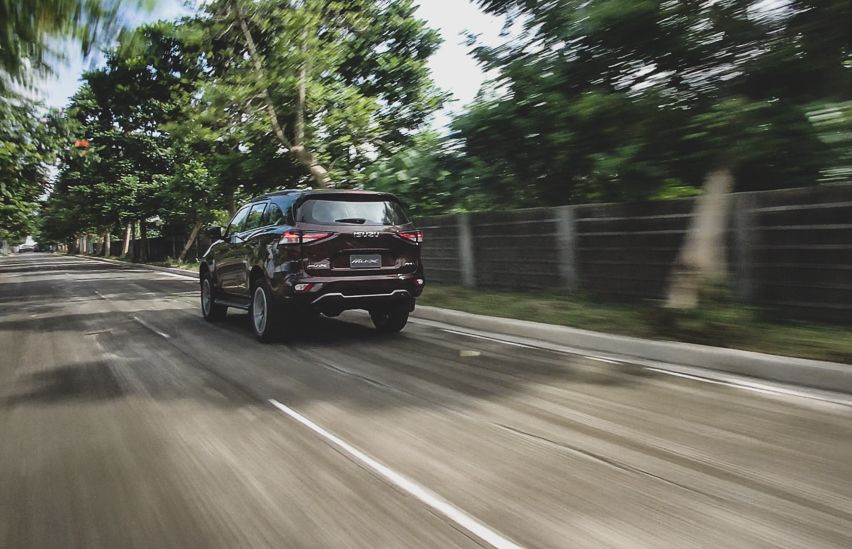 All-new Isuzu mu-X by Roy Robles