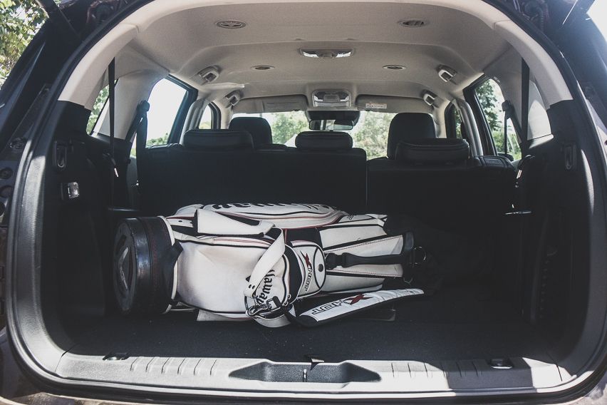 Isuzu mux rear cargo 3rd row up