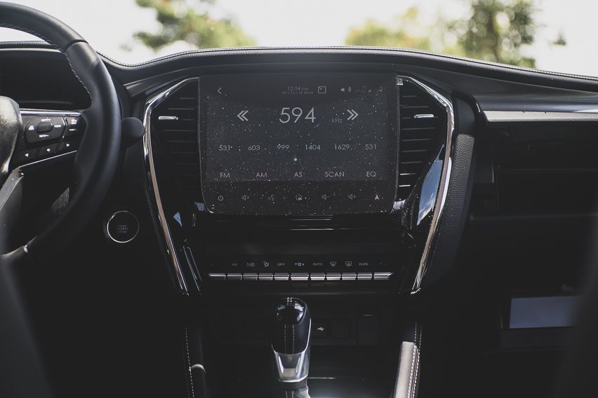 isuzu mux infotainment