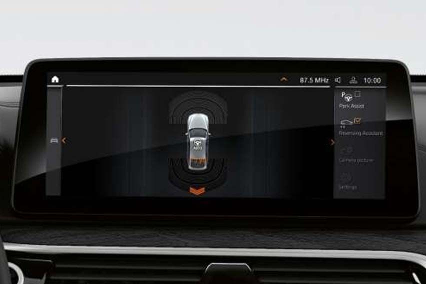 BMW 6 Series: Reversing Assistant