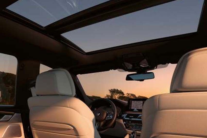 BMW 6 Series: Panorama glass roof