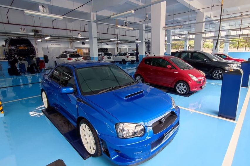 Plaza Subaru Alam Sutera