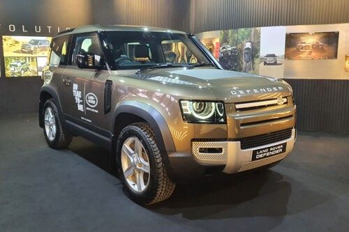 Land Rover Indonesia Buka Pop Up Display Bertemakan Film James Bonda Terbaru