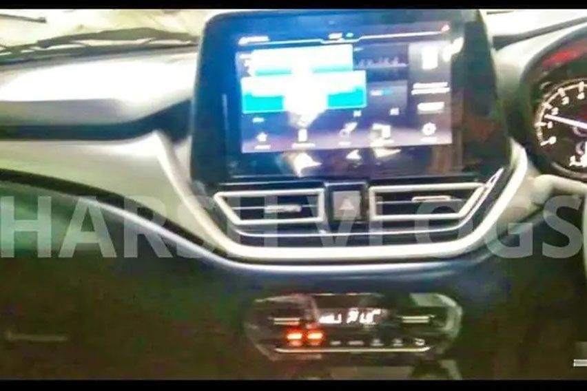 Suzuki Baleno facelift interior