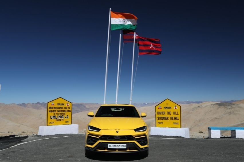 Lamborghini Urus expedition at Umling La Pass, India
