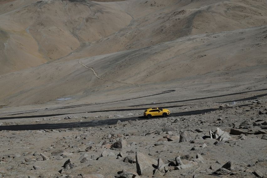 Lamborghini Urus expedition at Umling La Pass, India
