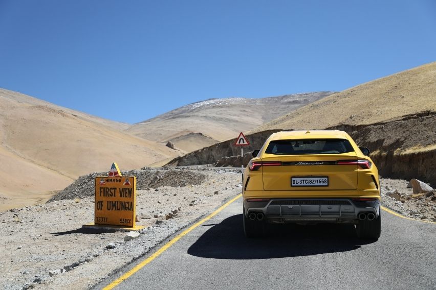 Lamborghini Urus expedition at Umling La Pass, India