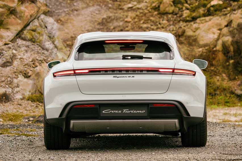 2021 Taycan Cross Turismo features