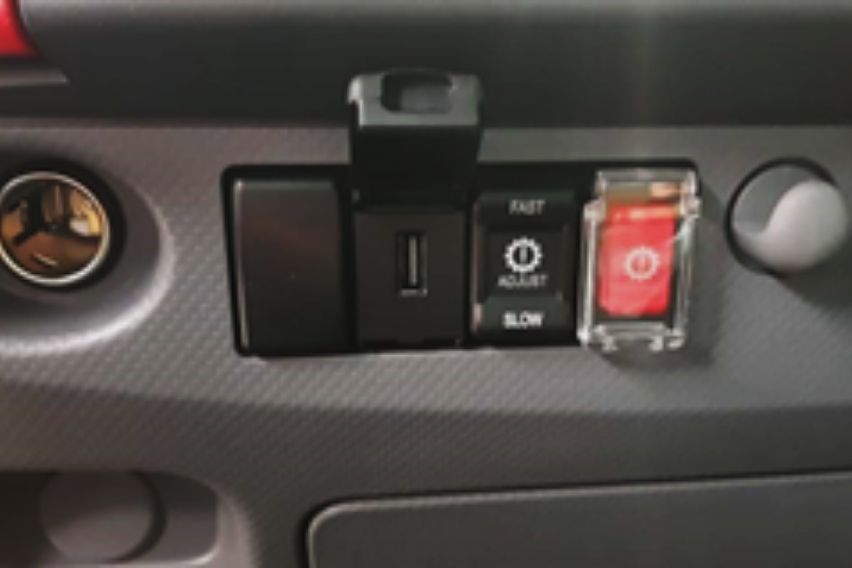 Isuzu N-Series Smoother USB Charger Port