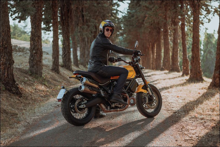  2022 Ducati Scrambler 1100 Tribute features
