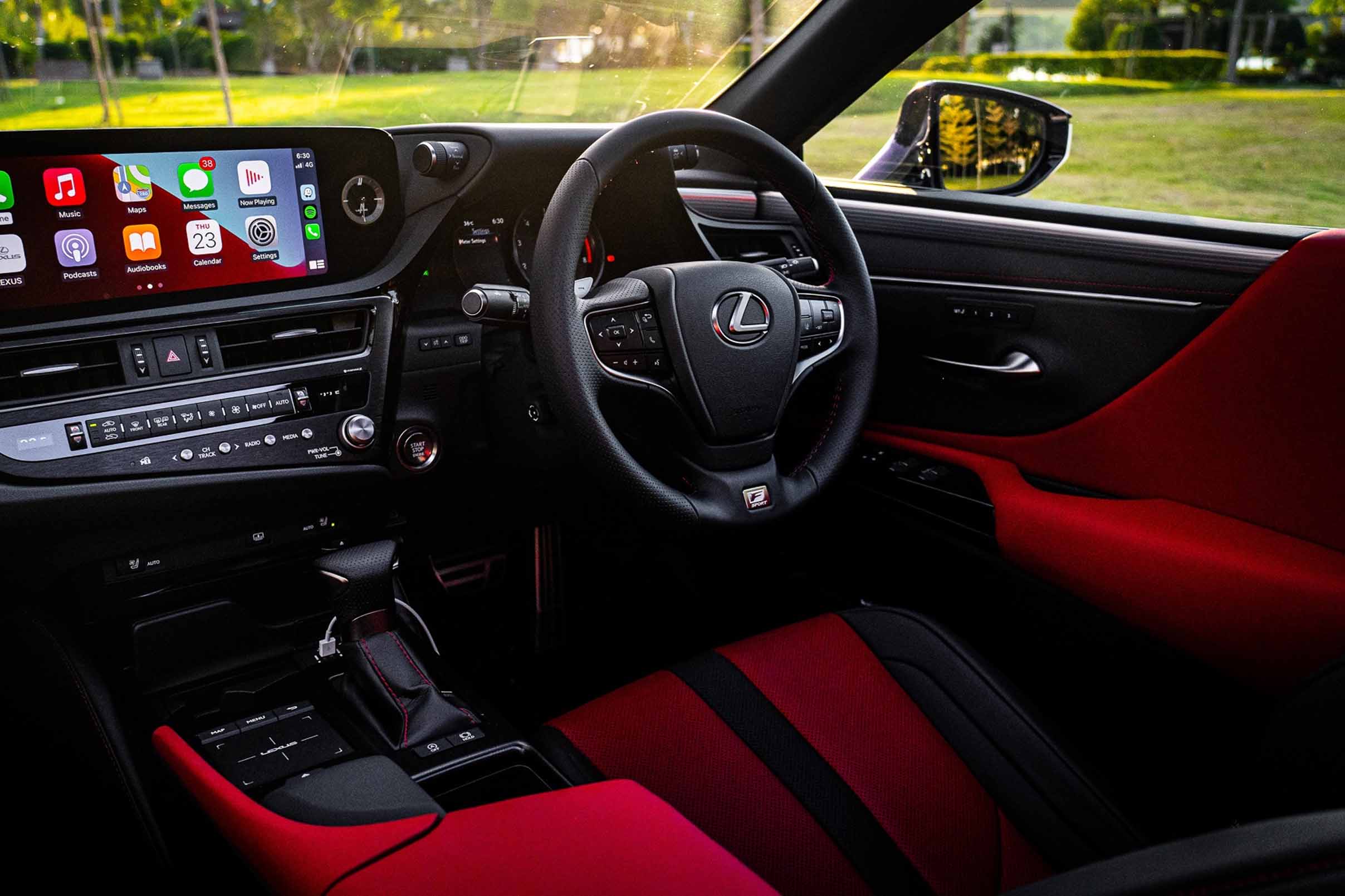 2022 Lexus ES250 cabin