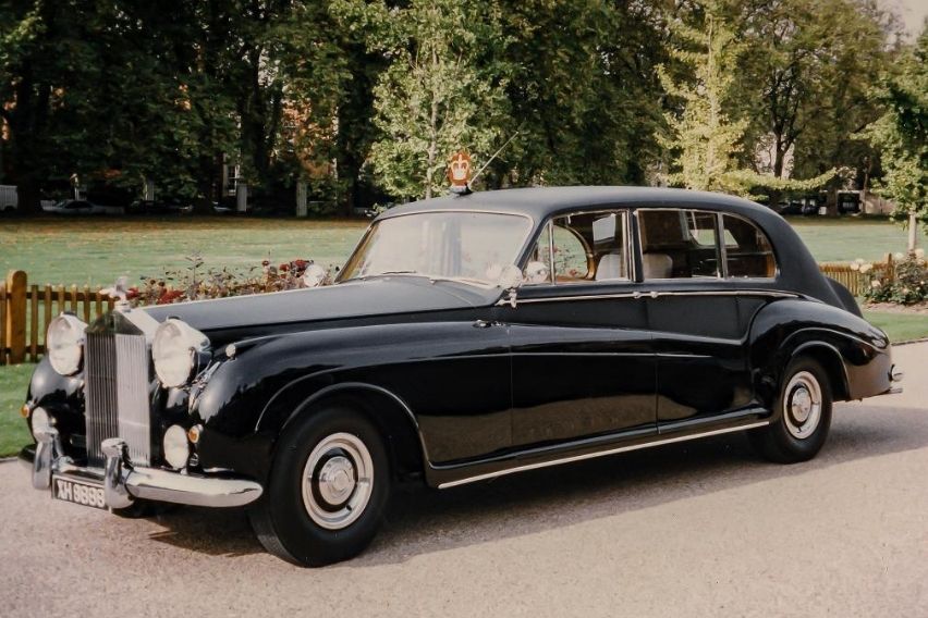 Rolls-Royce Phantom V (5AT30)