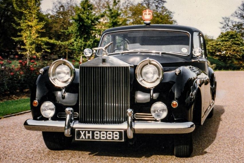 Rolls-Royce Phantom V (5AT30)