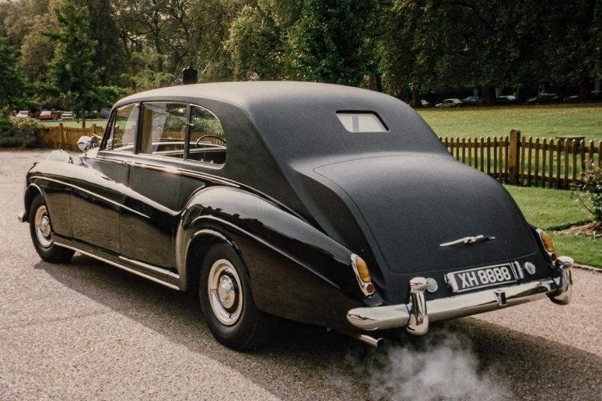 Rolls-Royce Phantom V (5AT30)