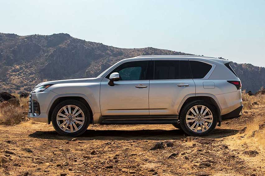 2022 Lexus LX 600 side