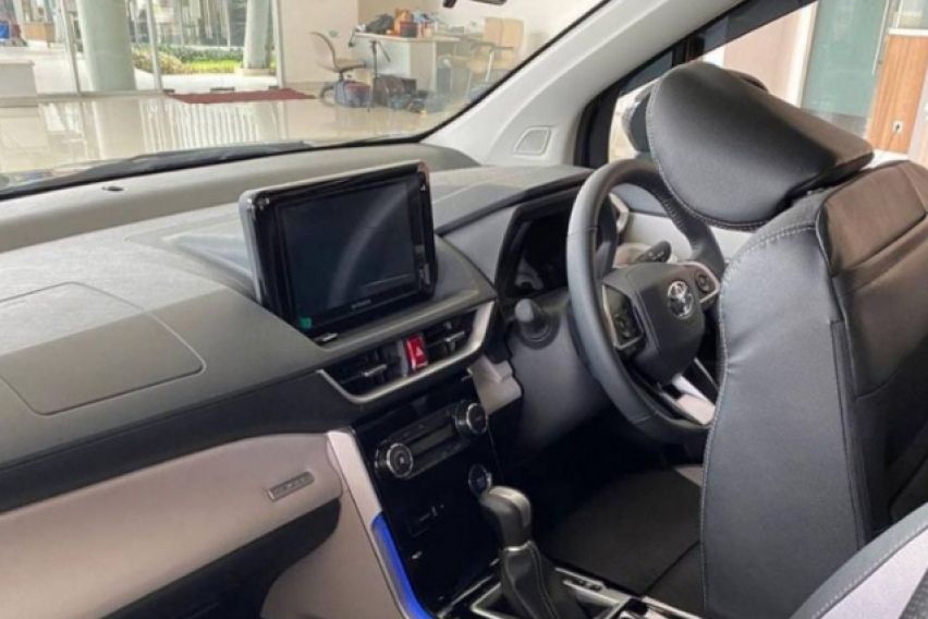 Toyota Avanza interior