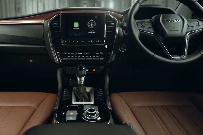 Isuzu mu-X interior