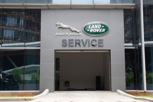Jaguar Land Rover Hadirkan Dealer Resmi Pertama di Bawah JLM Auto