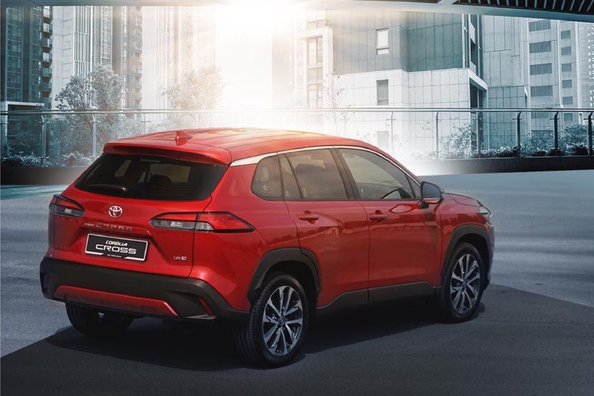 2021 Toyota Corolla Cross rear 