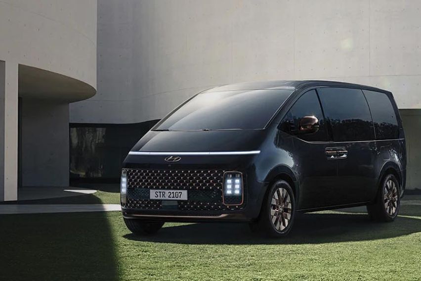 Hyundai Staria front