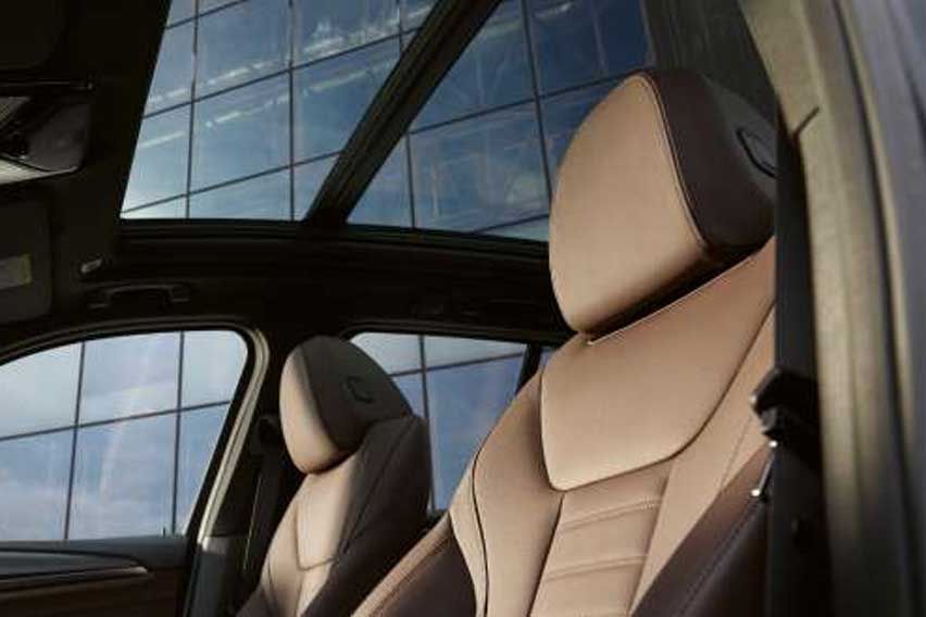 BMW iX3 Panorama glass roof