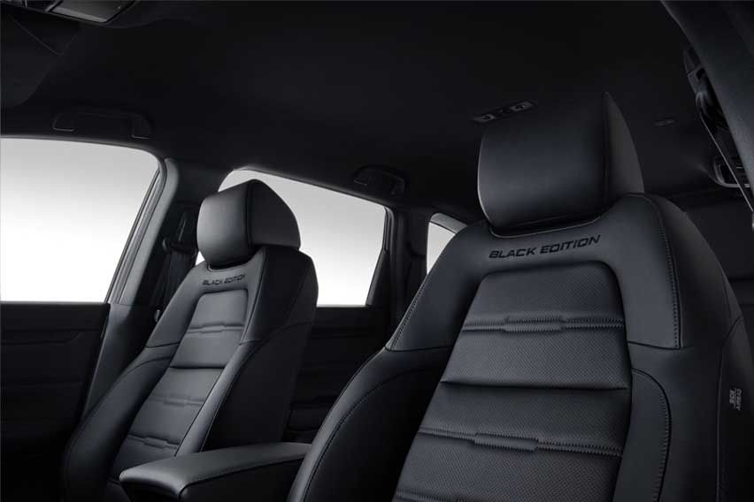 Honda CR-V Black Edition seat 