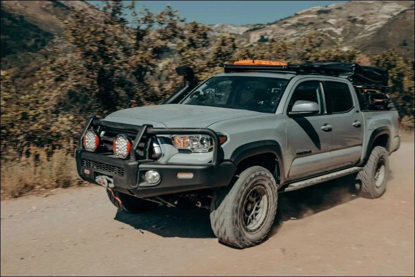 Toyota Tundra Overlapping concept