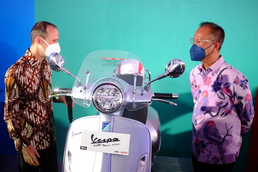 Pabrik Piaggio Vespa di Indonesia