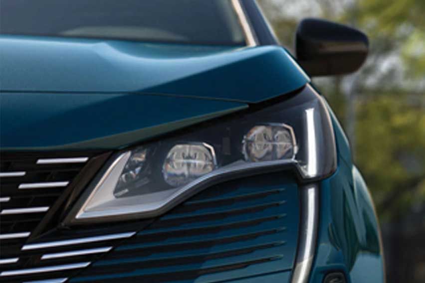 2021 Peugeot 5008 headlight