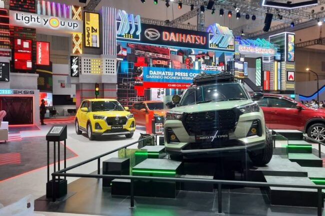 2021/11/Daihatsu-GIIAS-2021Booth-Daihatsu-di-GIIAS-2021-tampilkan-beragam-produk-unggulan-yang-cocok-untuk-masyarakat-Indonesia.jpg
