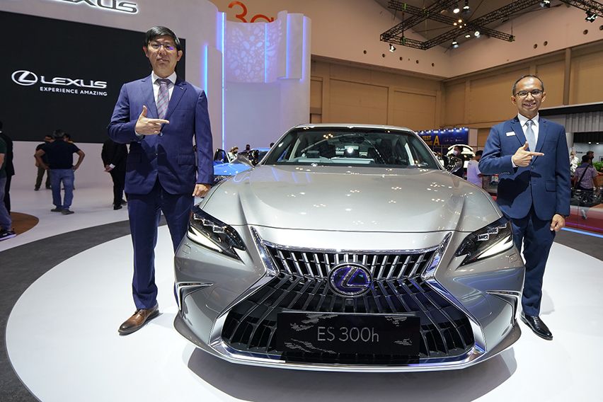 GIIAS 2021: New Lexus ES Hybrid, Menggoda Lewat Tampilan Baru dan Penambahan Fitur