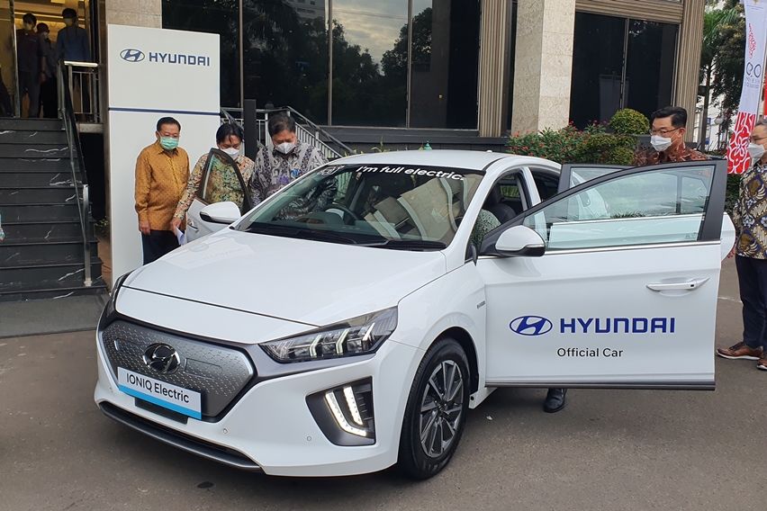 Hand over ceremony Ioniq & Kona EV