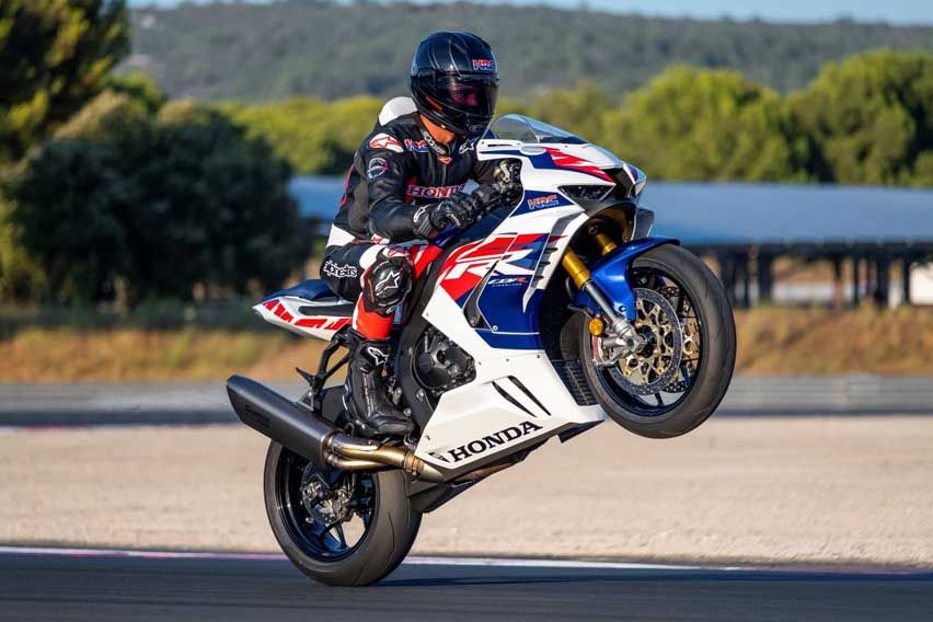 2022 Honda CBR1000RR-R Fireblade SP features