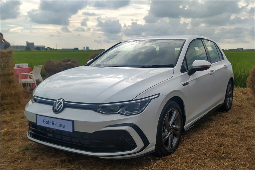 2022 Volkswagen Golf R-Line