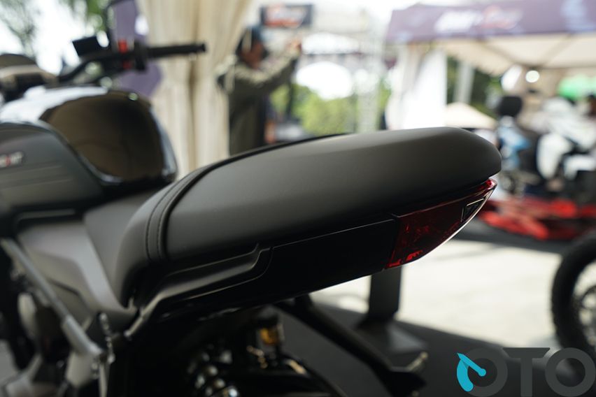 Triumph-Trident-660_07