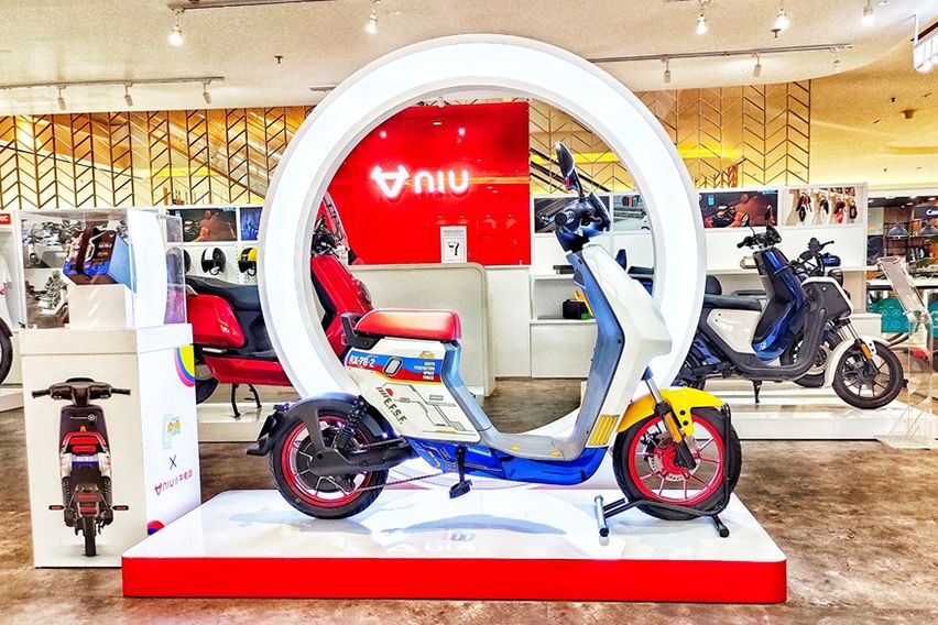 NIU X Gundam