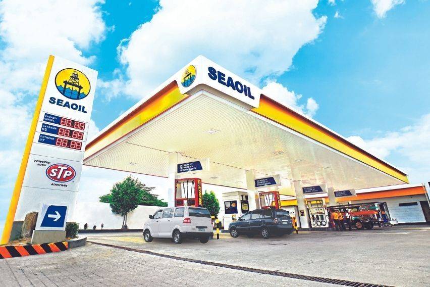 Delivery riders, working student win lifetime free gas from Seaoil