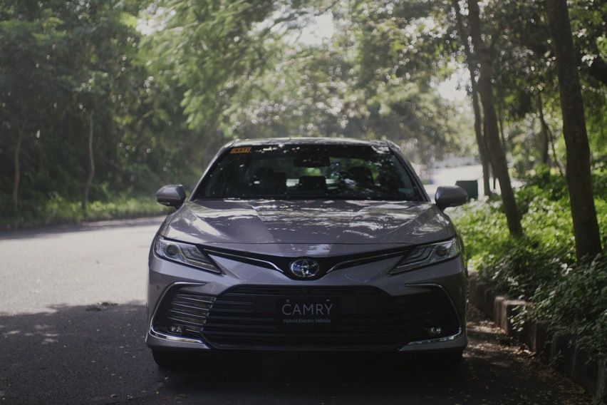 2022 Toyota Camry Hybrid front facia profile