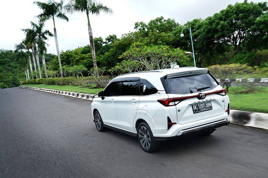 Test Drive All New Toyota Veloz Q Cvt Tss Sang Kakak Dengan Identitas Dan Karakter Baru