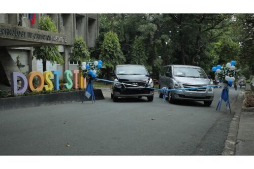 Hyundai PH turns over Grand Starex vans to DOSTv