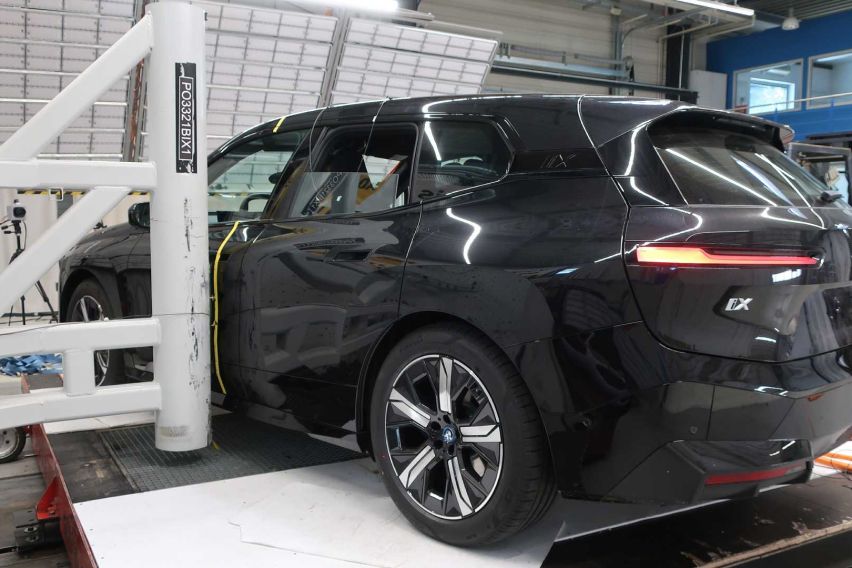 BMW iX