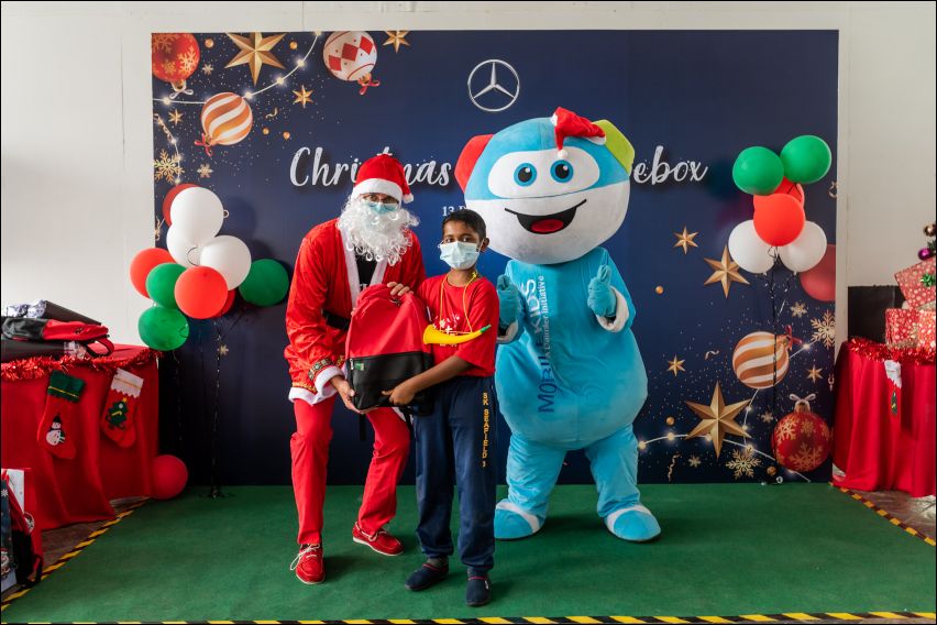 Mercedes-Benz “Christmas in a Shoebox” features