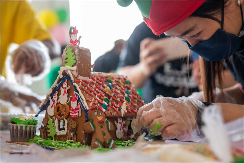 Mercedes-Benz “Christmas in a Shoebox” activites