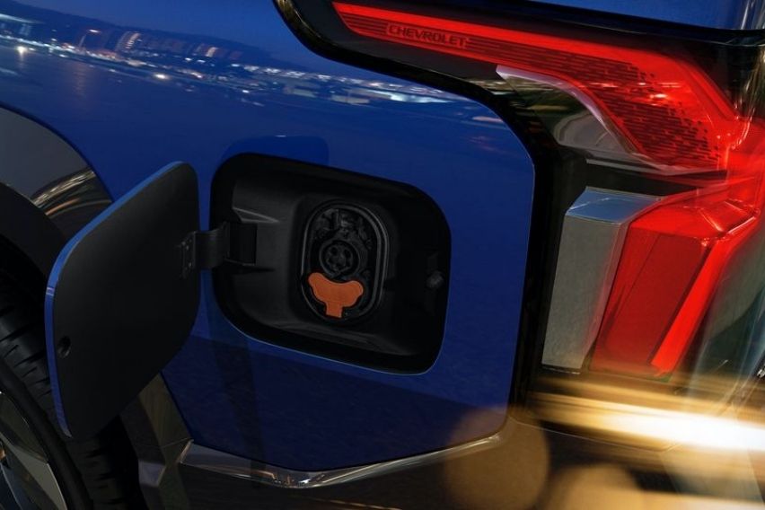 Chevrolet Silverado EV RST Power Jack