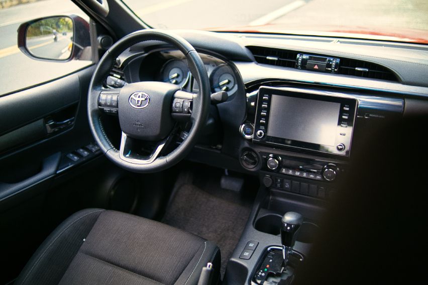 Toyota Hilux Conquest Engine Cockpit