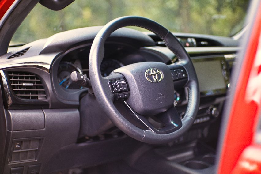 Toyota Hilux Conquest steering