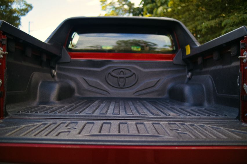 Toyota Hilux Conquest bed