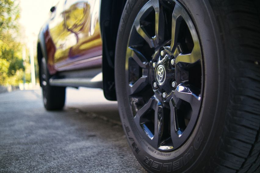 Toyota Hilux Conquest wheels