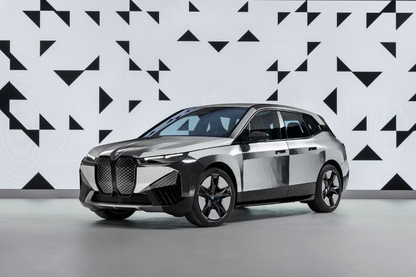 BMW’s new electric car features color-changing paint